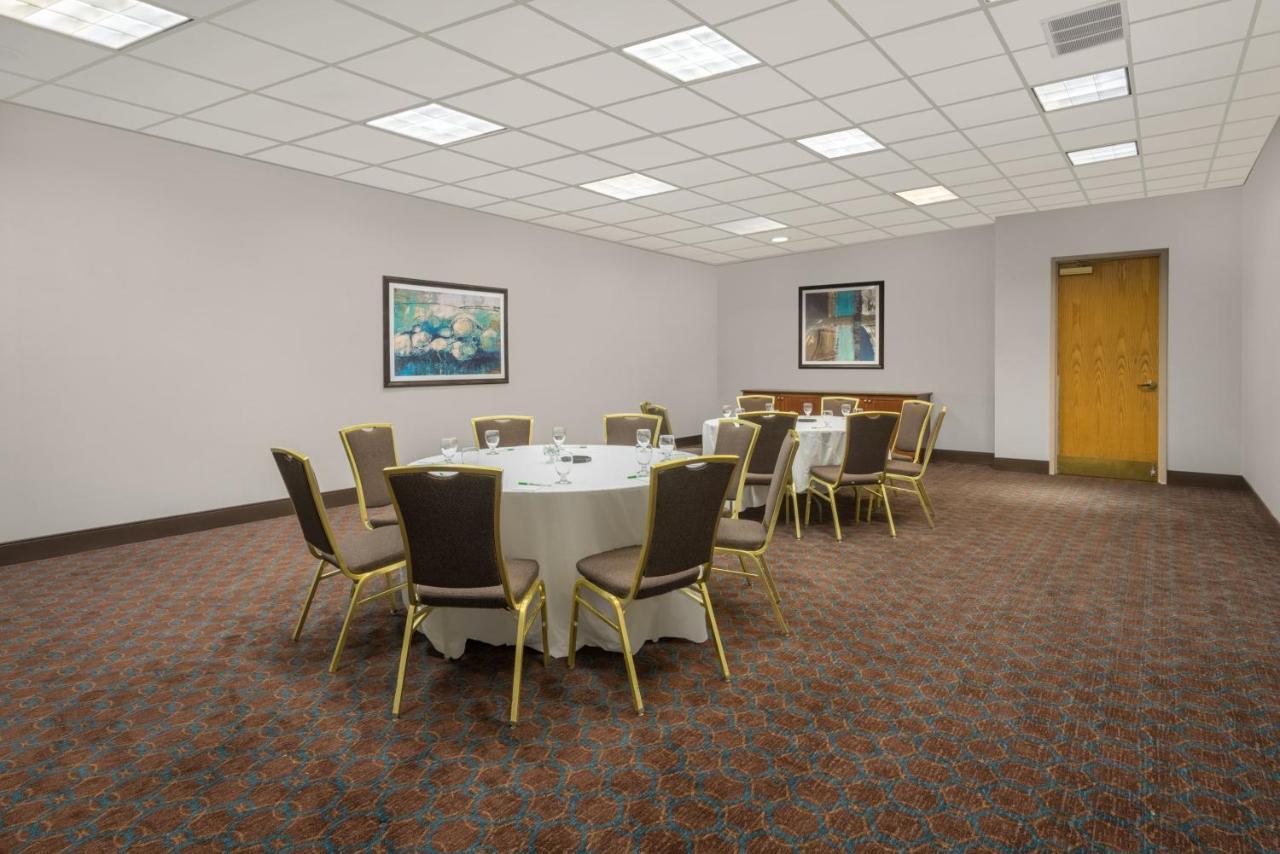 Envision Hotel & Conference Center Mansfield-Foxboro Екстер'єр фото